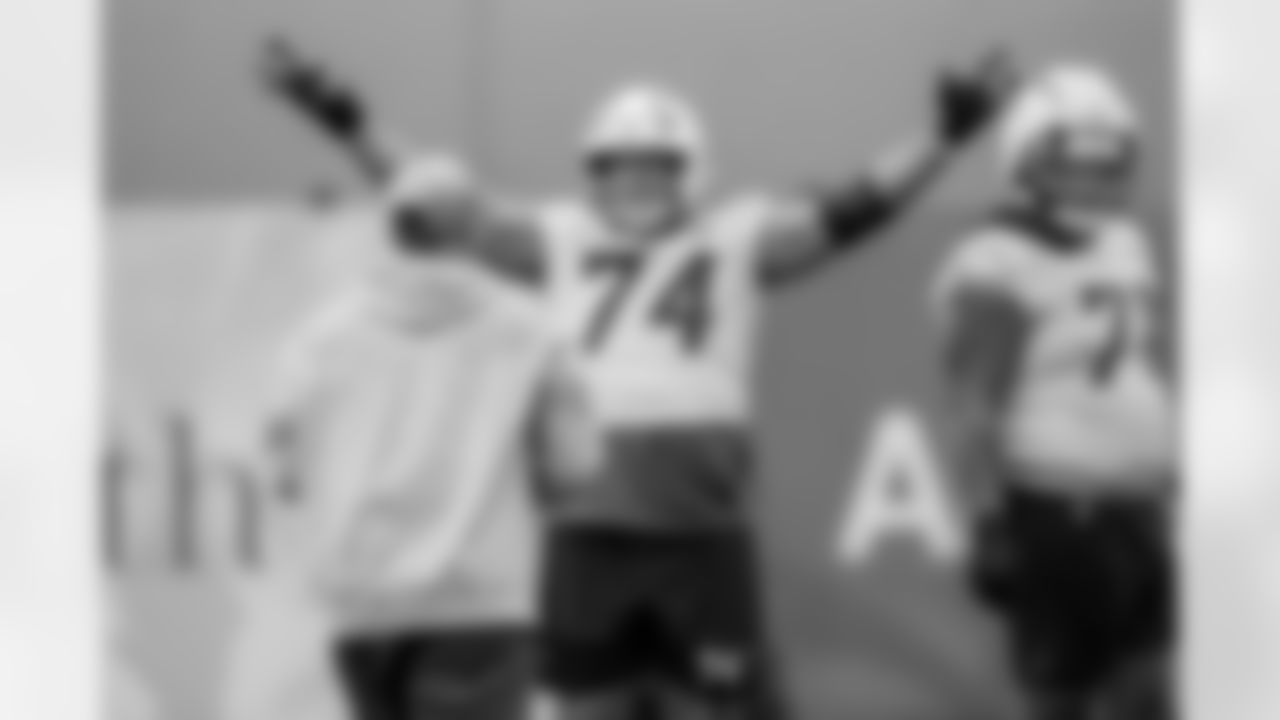 The Los Angeles Chargers play the Houston Texans on Wednesday, December 31, 2025 at SoFi Stadium in Inglewood, CA.
[FINAL SCORE: HOU 20 - LAC 16]