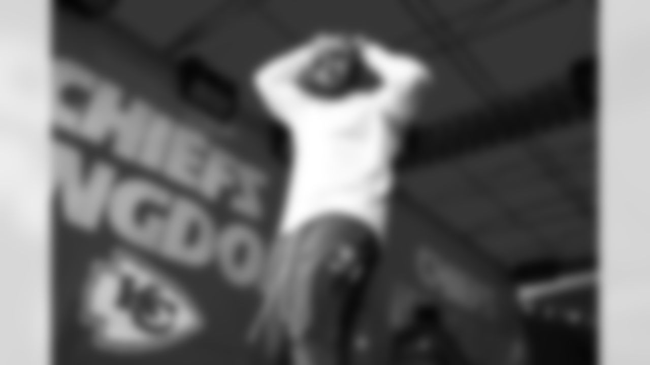 DL Da'Shawn Hand (91)