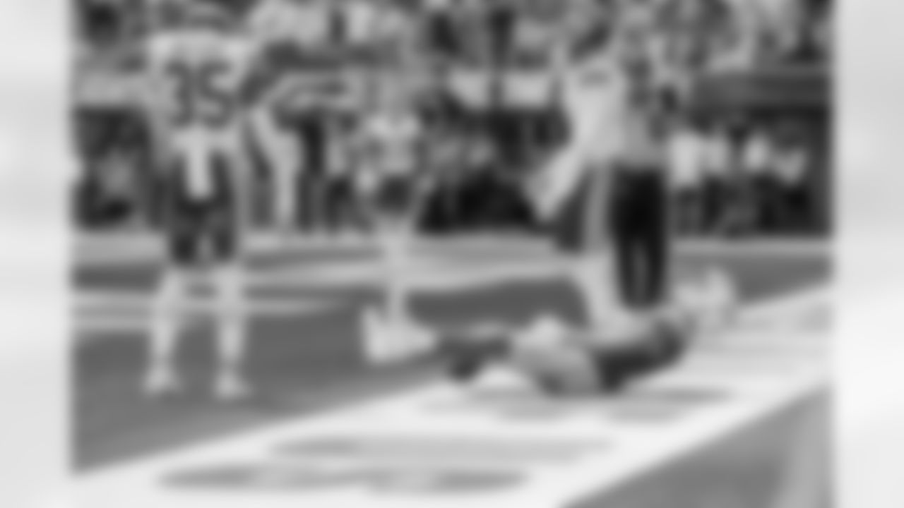 The Los Angeles Chargers play the Kansas City Chiefs on Sunday, September 29, 2024 at SoFi Stadium in Inglewood, CA.
[FINAL SCORE: LAC 10 - KC 17]