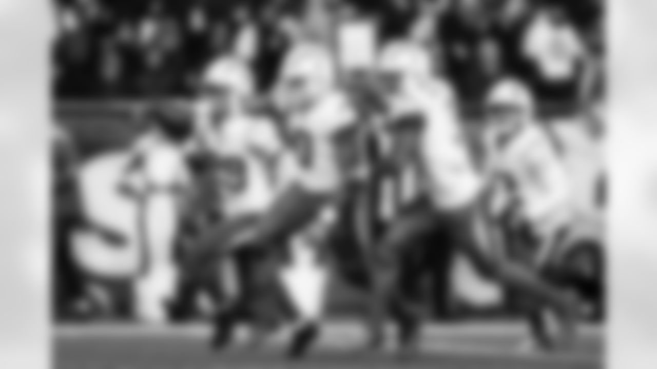 CB Tarheeb Still (29), LB Daiyan Henley (0) and S Derwin James Jr. (3)