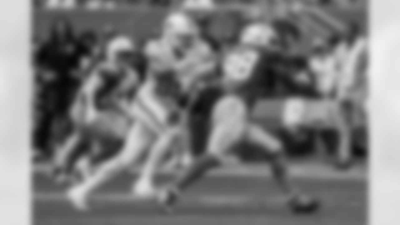 Take a look at the best photos of Chargers 2026 free agent Odafe Oweh