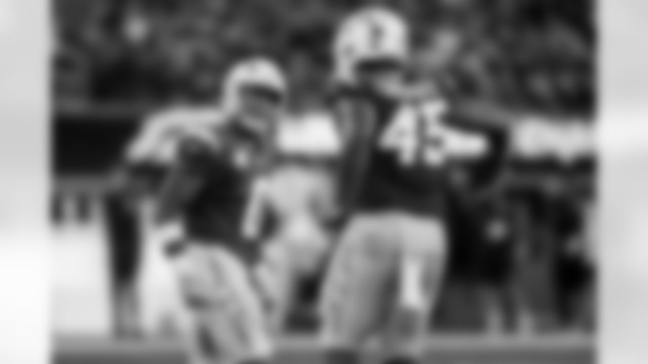 Take a look back at the best photos of Tuli Tuipulotu's 2025 campaign.