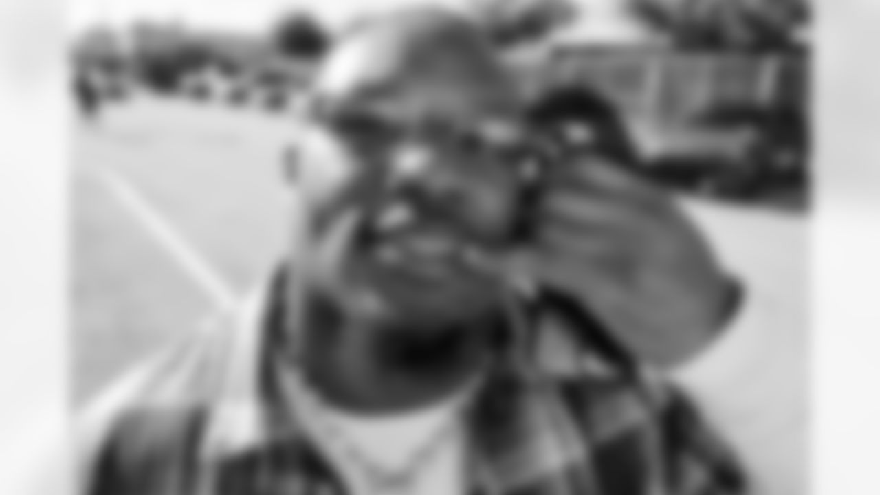 DL Da'Shawn Hand (91)