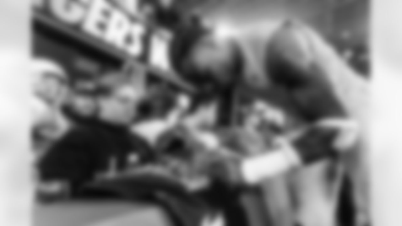 Check out the best shots from the Chargers Week 10 matchup against the Steelers!