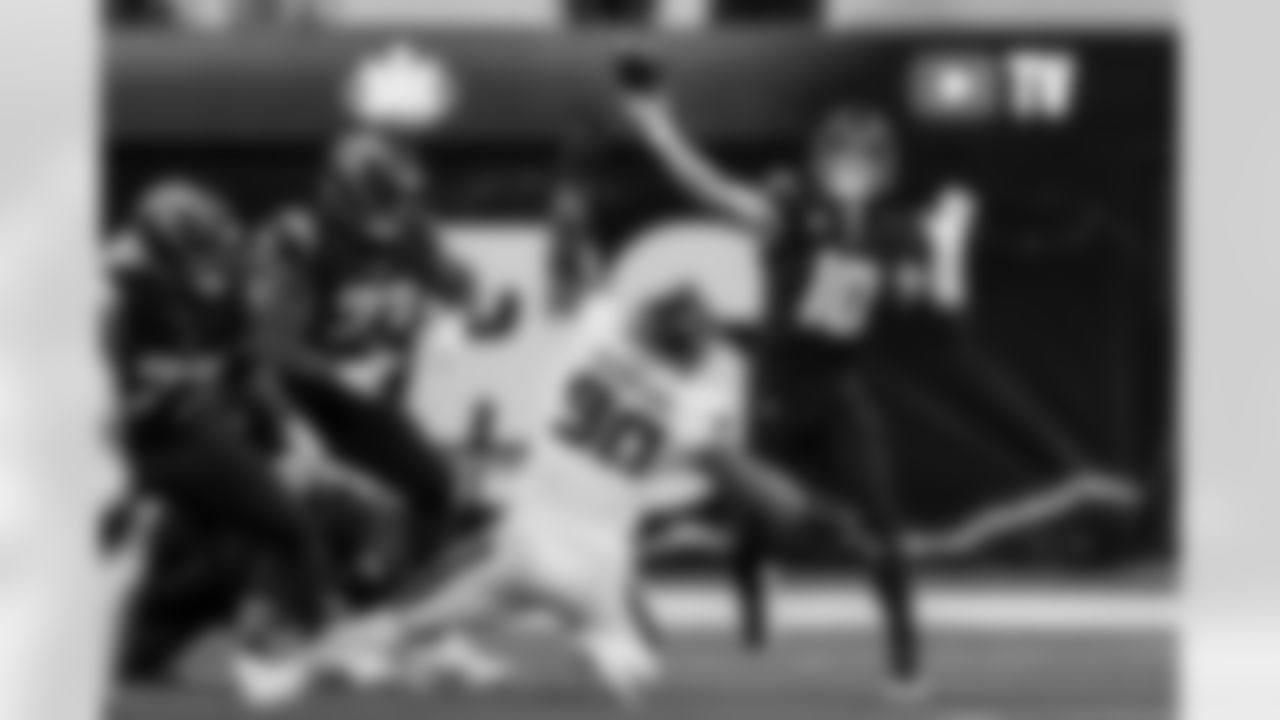 Check out the best shots from the Chargers Week 17 matchup against the Texans!