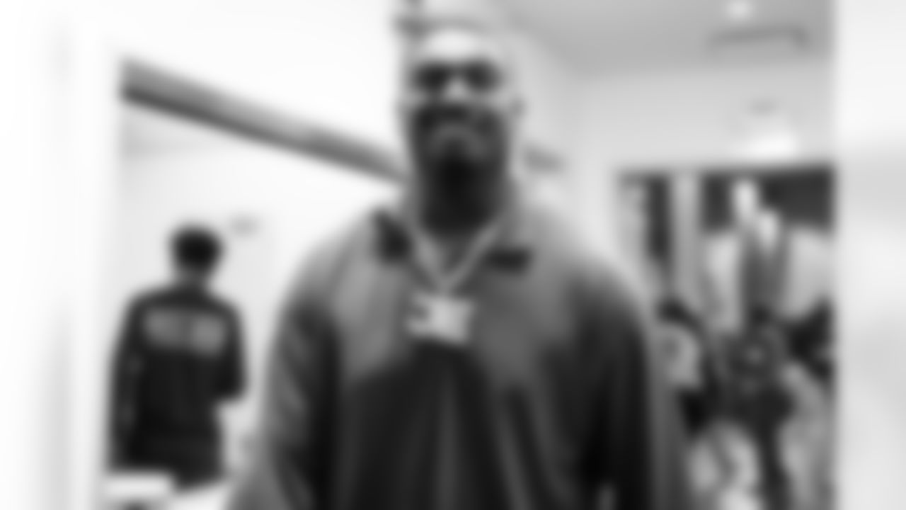 DL Justin Eboigbe (92)