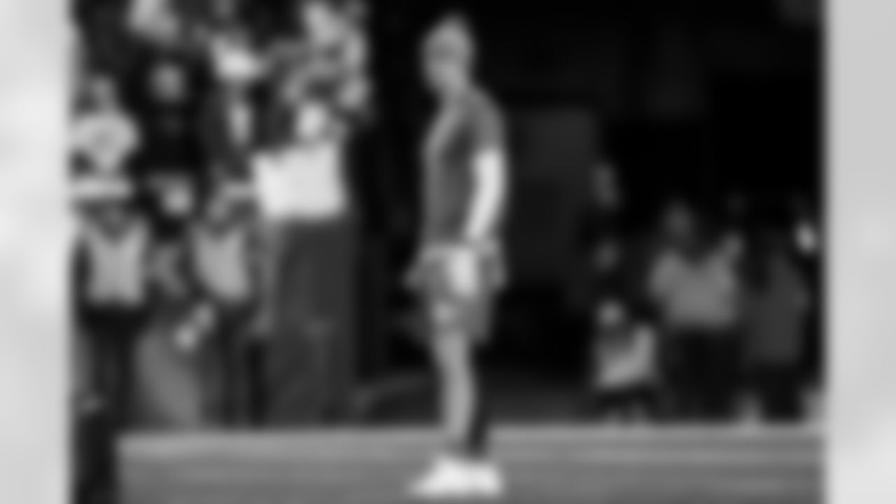 QB Justin Herbert (10)