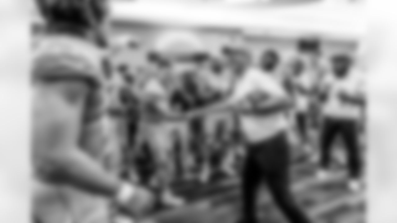 The Los Angeles Chargers play the Las Vegas Raiders on Sunday, September 8, 2024 at SoFi Stadium in Inglewood, CA.
[FINAL SCORE: LAC 22 - LV 10]