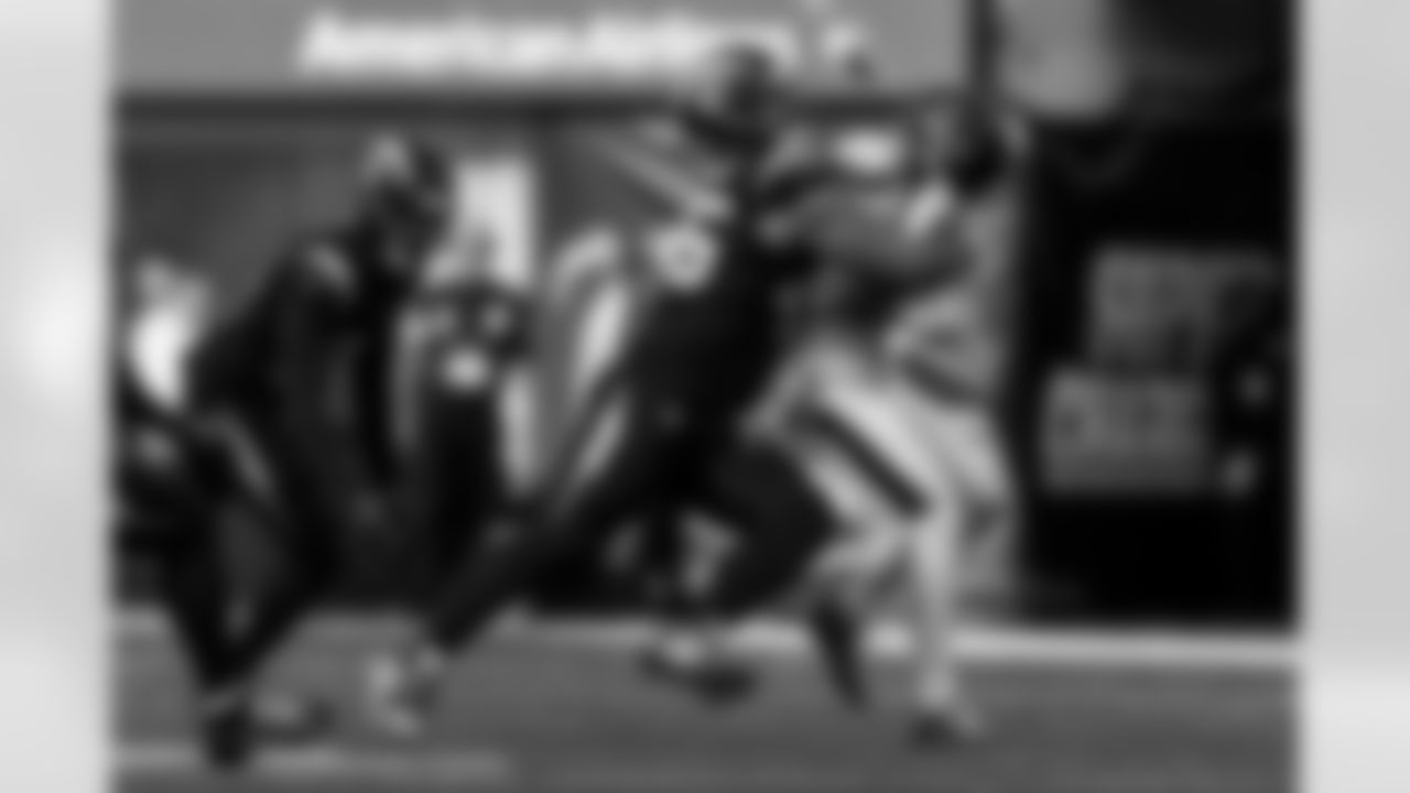 Check out the best shots from the Chargers Week 17 matchup against the Texans!