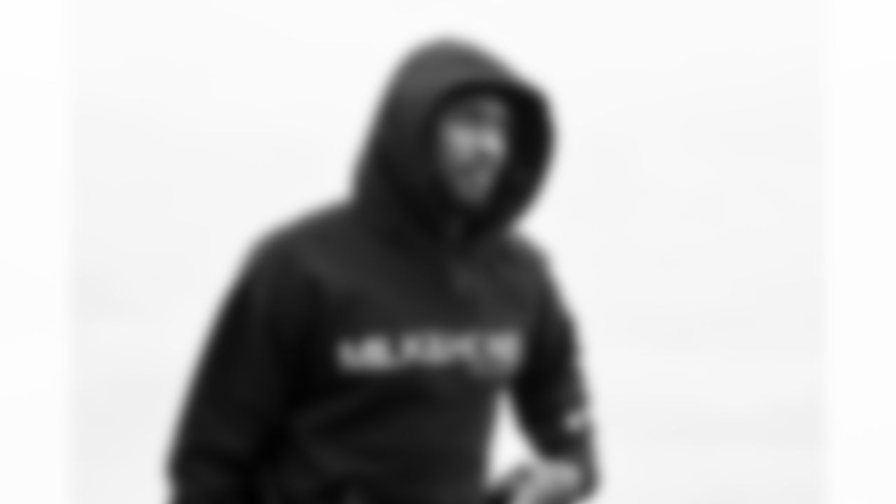 Los Angeles Chargers LB Del'Shawn Phillips (53) travels to Denver on Saturday, Jan. 3, 2025 for the Week 18 regular season matchup against the Denver Broncos.