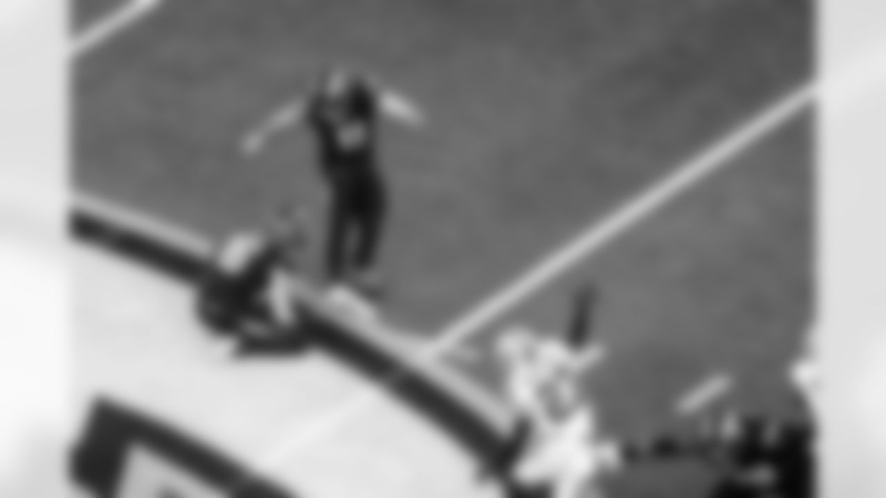 K Cameron Dicker (11) and P JK Scott (16)