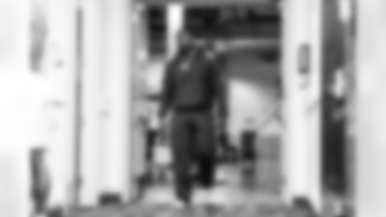 DL Justin Eboigbe (92)