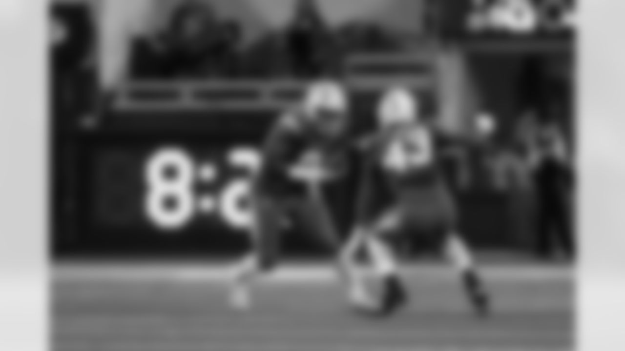 DL Da'Shawn Hand (91)