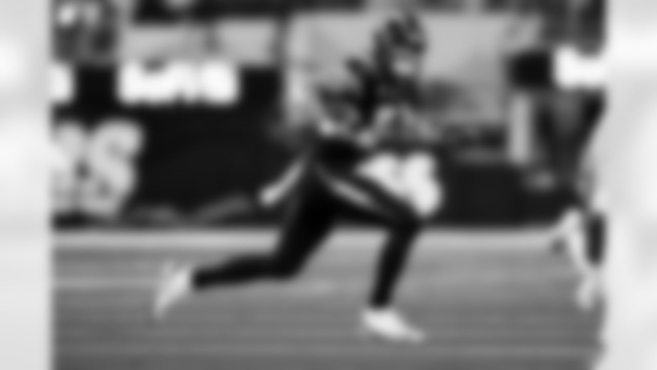 Check out the best shots from the Chargers Week 8 matchup against the Vikings!