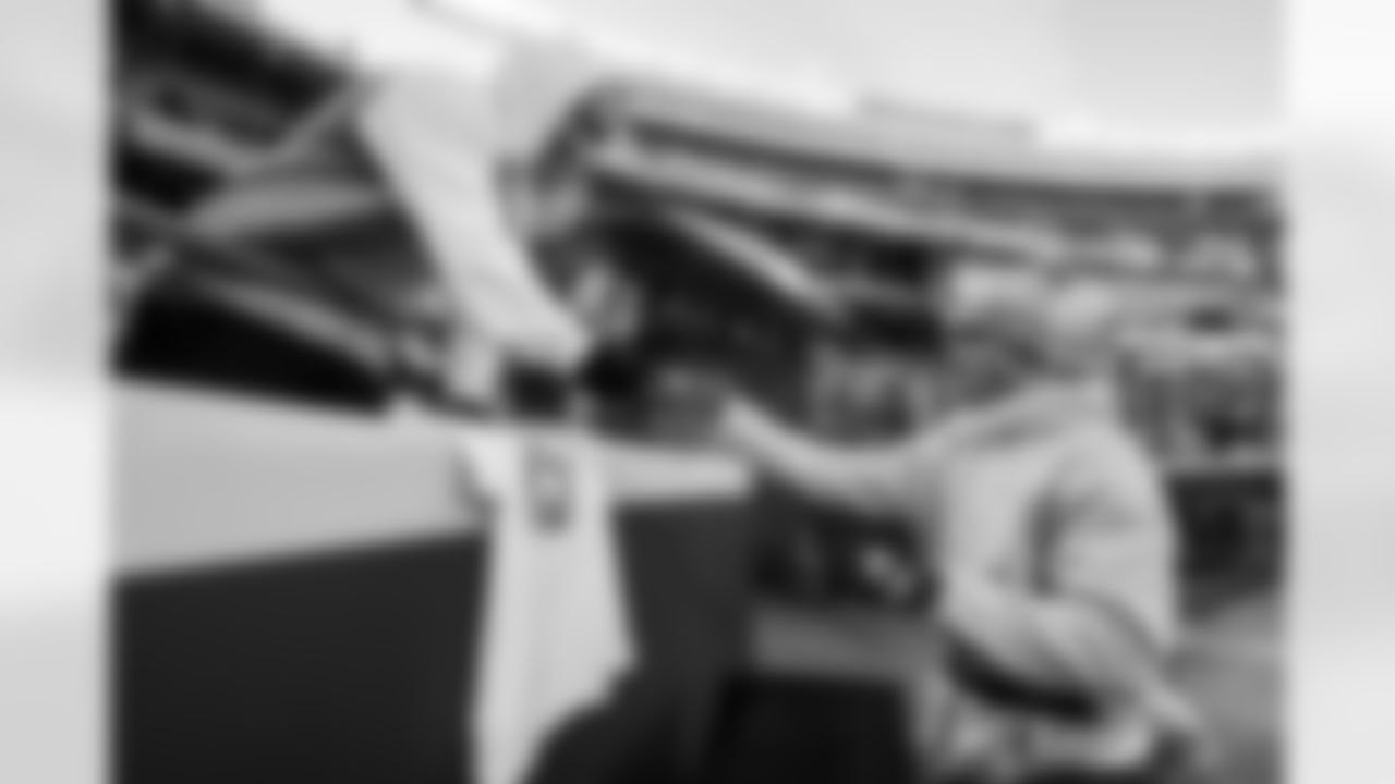 WR Ladd McConkey (15)