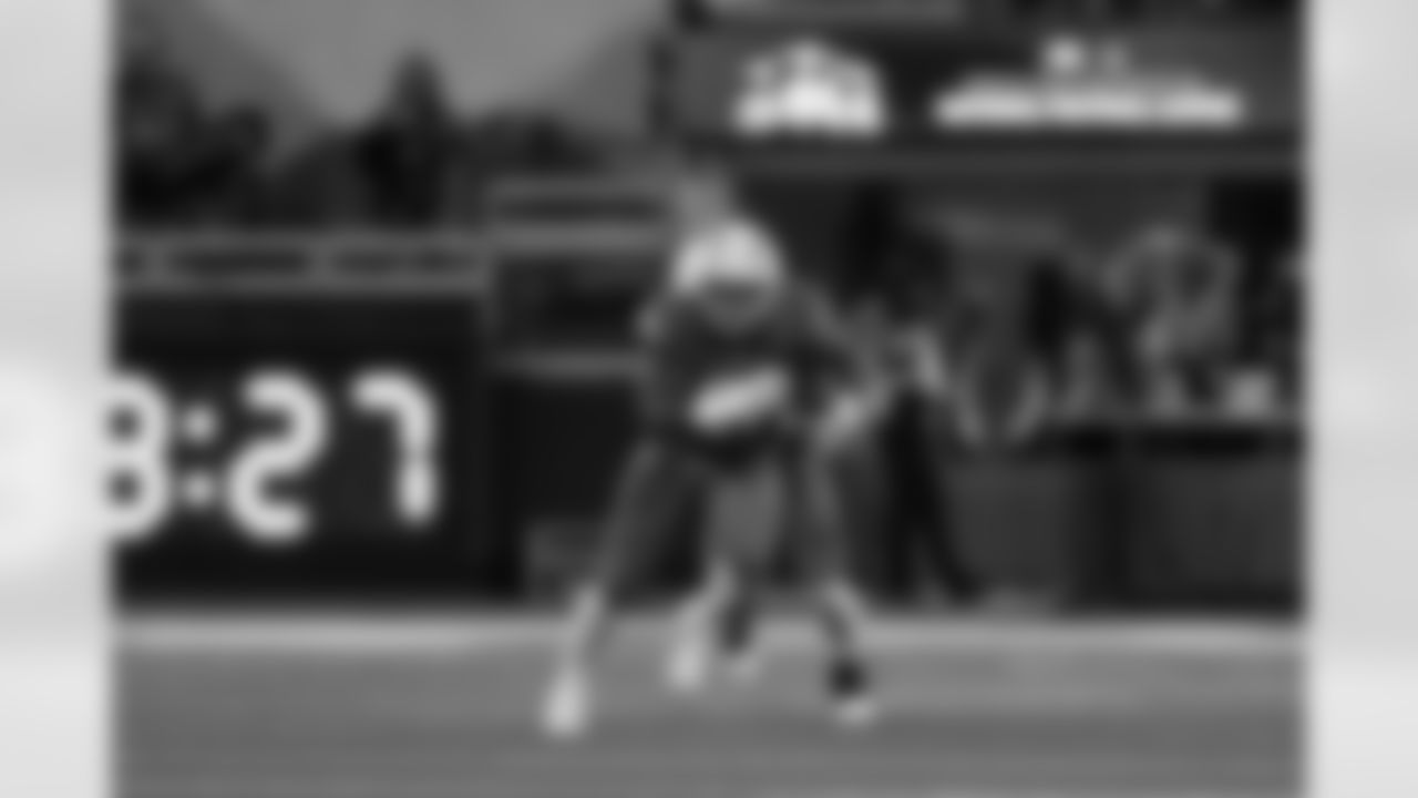 DL Da'Shawn Hand (91)