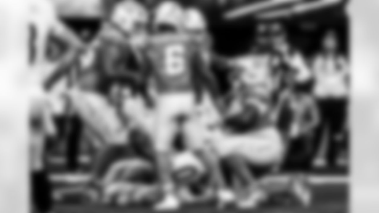 Take a look back at the Chargers Week 10 matchup with the Steelers in monochrome.