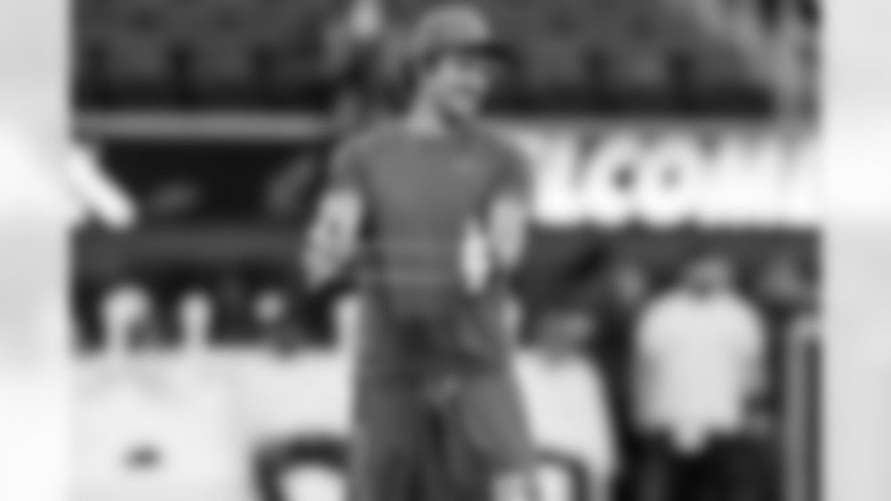 QB Justin Herbert (10)