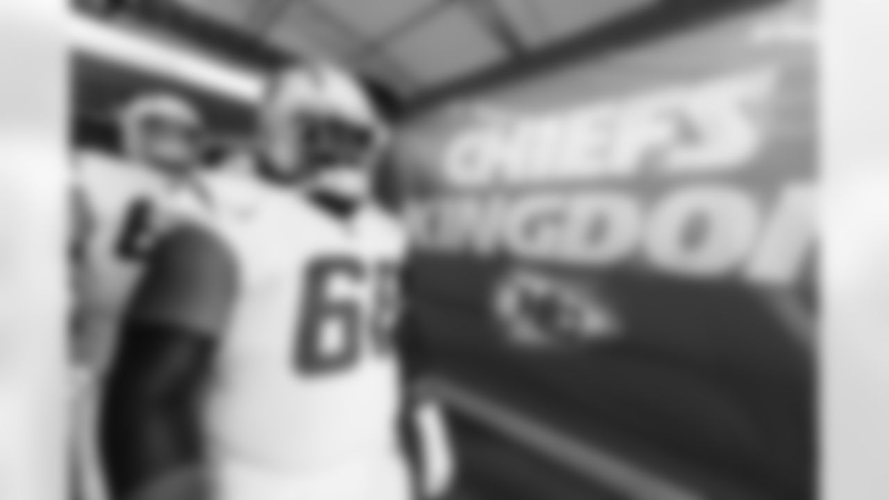 OL Jamaree Salyer (68)