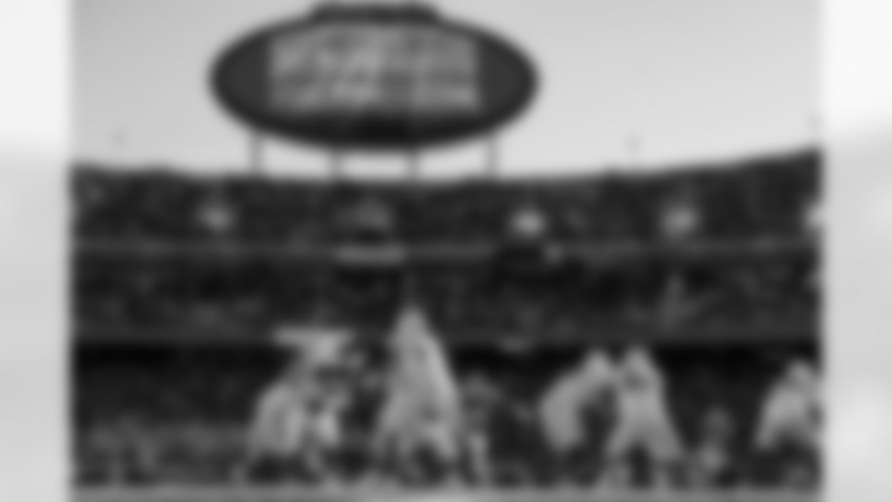 Check out the best shots from the Chargers Week 15 matchup against the Chiefs!