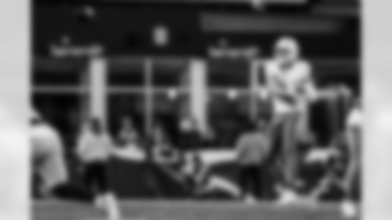 QB Justin Herbert (10)