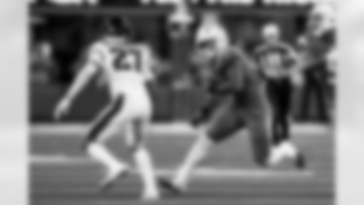 Take a look back at the best photos of the Chargers 2025 draft class in their inaugural NFL campaign.