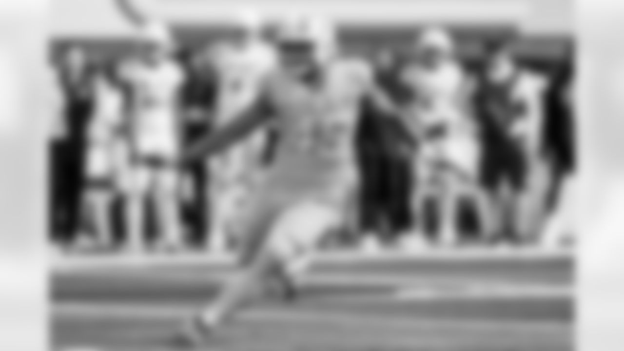 Take a look back at the best photos of Tuli Tuipulotu's 2025 campaign.