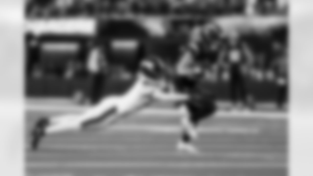 WR Ladd McConkey (15)