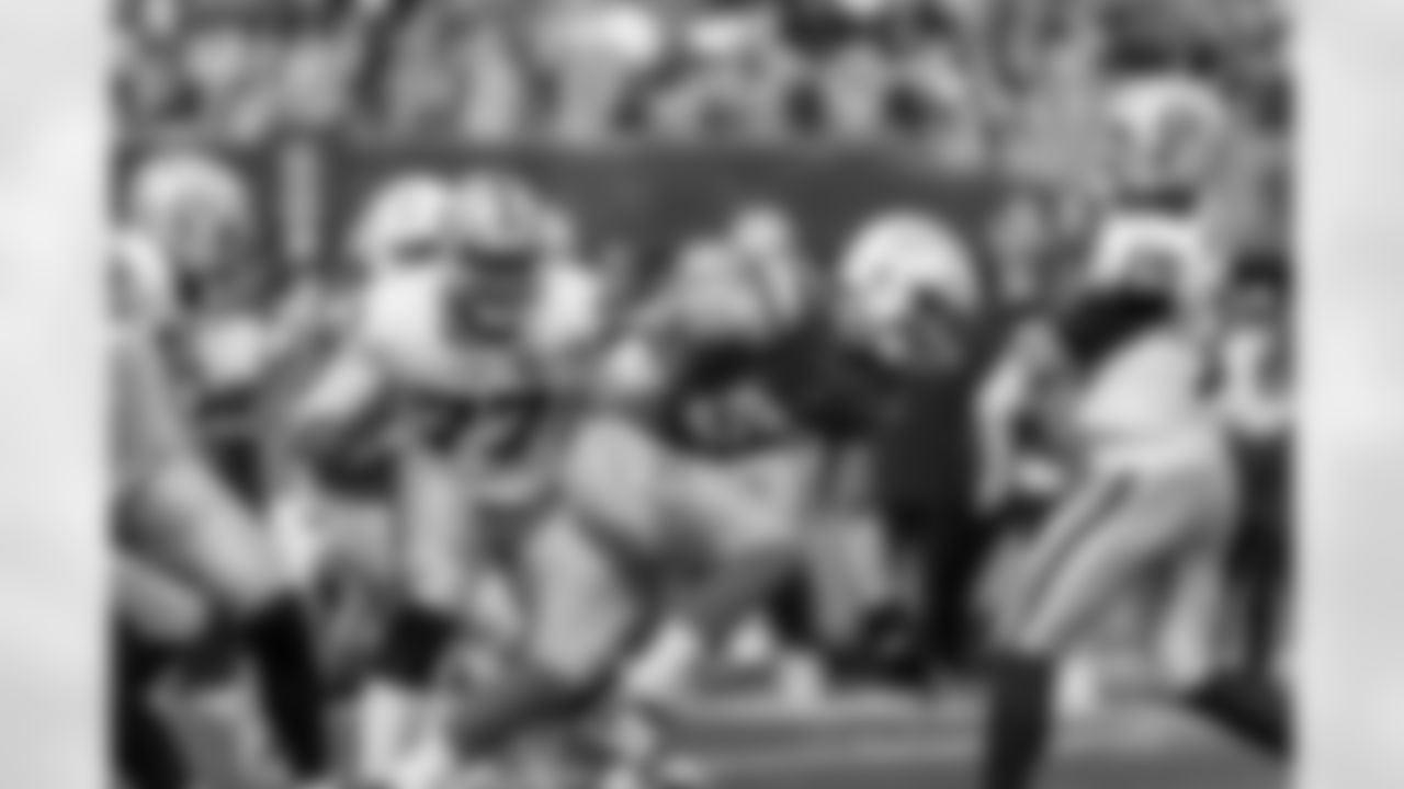 The Los Angeles Chargers play the Las Vegas Raiders on Sunday, September 8, 2024 at SoFi Stadium in Inglewood, CA.
[FINAL SCORE: LAC 22 - LV 10]