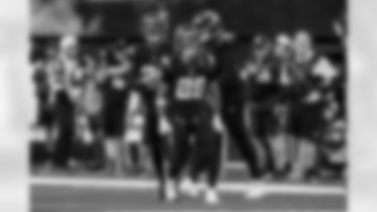 Check out the best shots from the Chargers Week 17 matchup against the Texans!