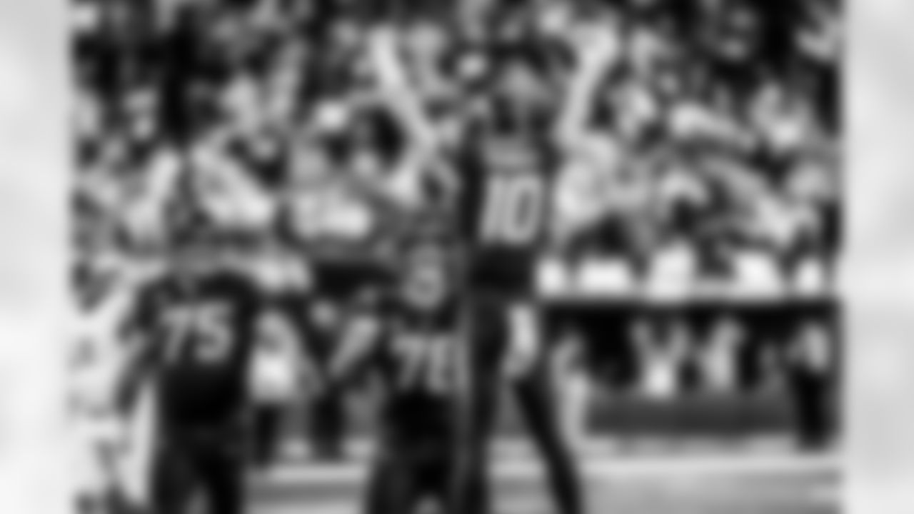 Take a look back at the Chargers Week 8 matchup with the Vikings in monochrome!