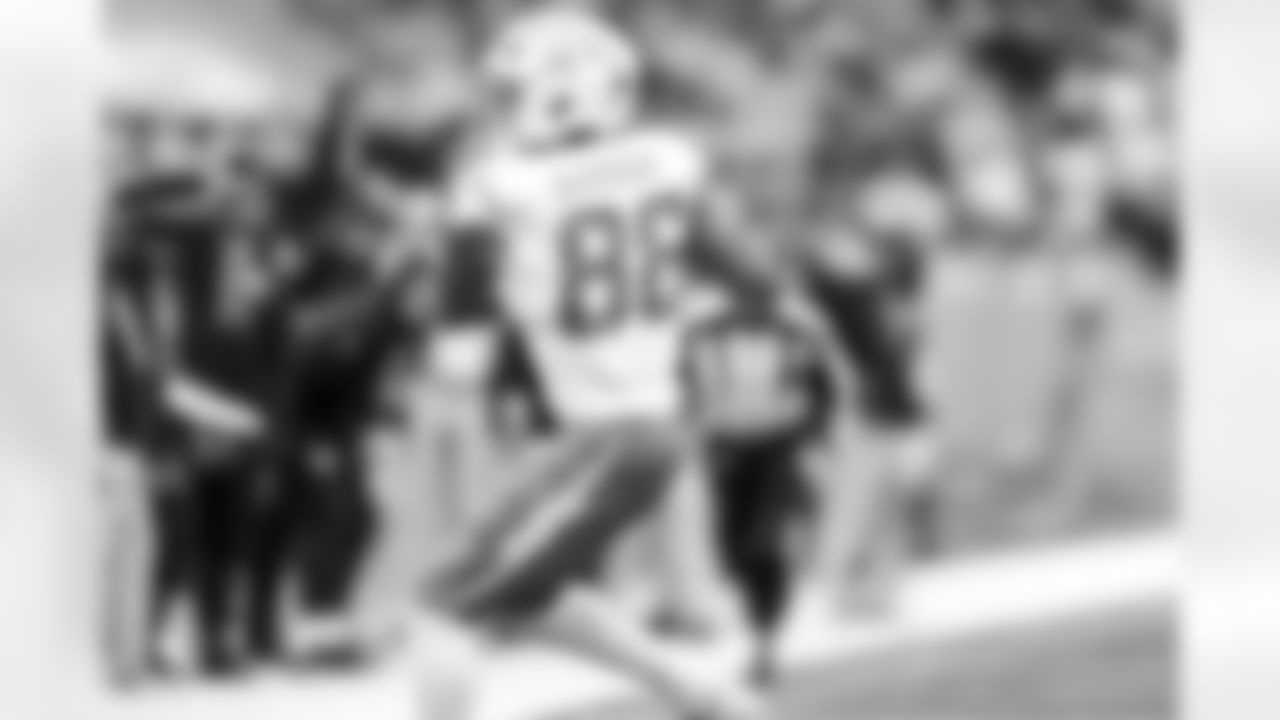 TE Oronde Gadsden (86)