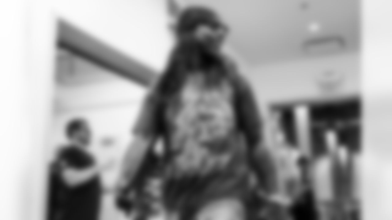 OLB Bud Dupree (48)