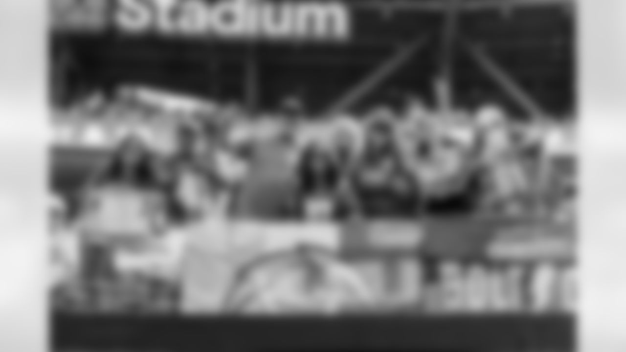 The Los Angeles Chargers play the Washington Commanders on Sunday, October 5, 2025 at SoFi Stadium in Inglewood, CA.
[FINAL SCORE: WAS 27 - LAC 10]