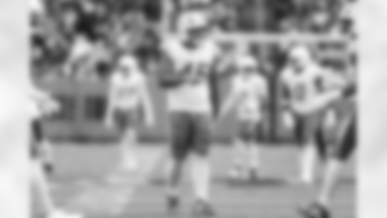 OLB Tuli Tuipulotu (45)