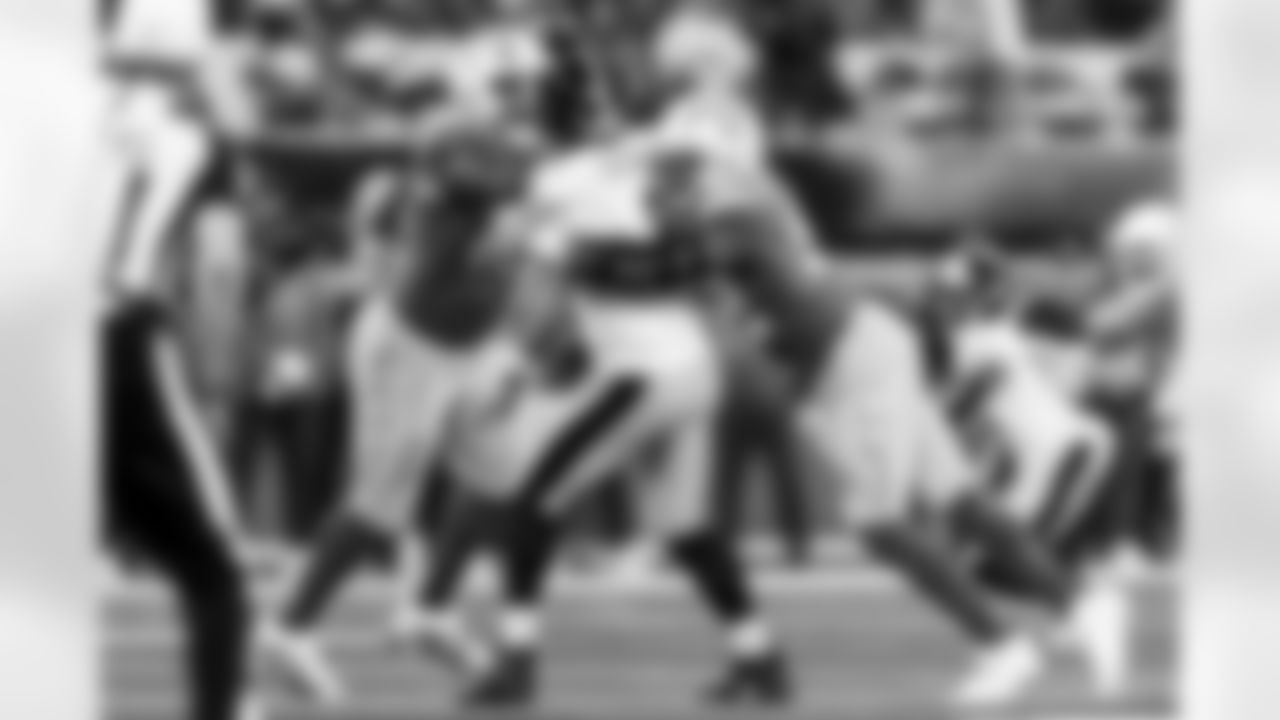 Check out the best shots from the Chargers Week 10 matchup against the Steelers!