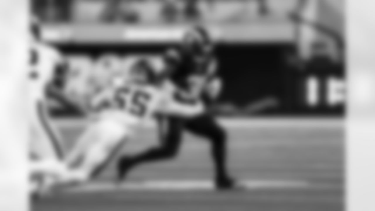 RB Kimani Vidal (30)