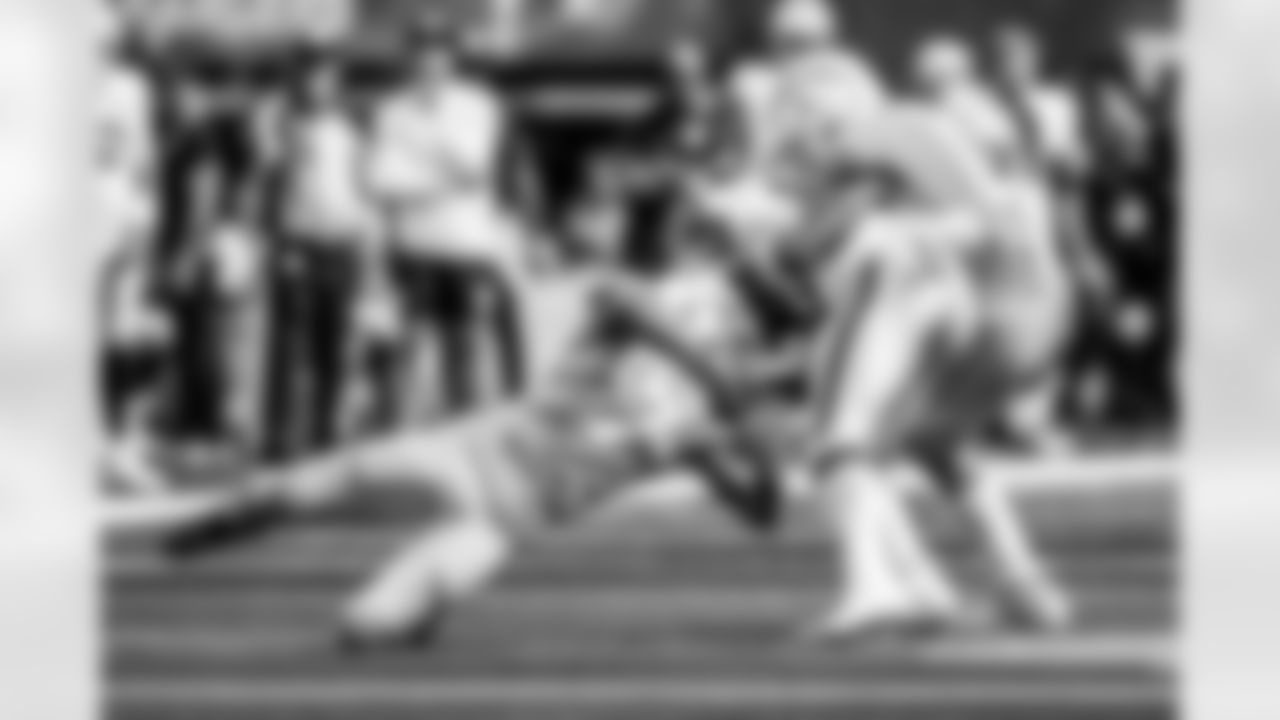 The Los Angeles Chargers play the Las Vegas Raiders on Sunday, September 8, 2024 at SoFi Stadium in Inglewood, CA.
[FINAL SCORE: LAC 22 - LV 10]