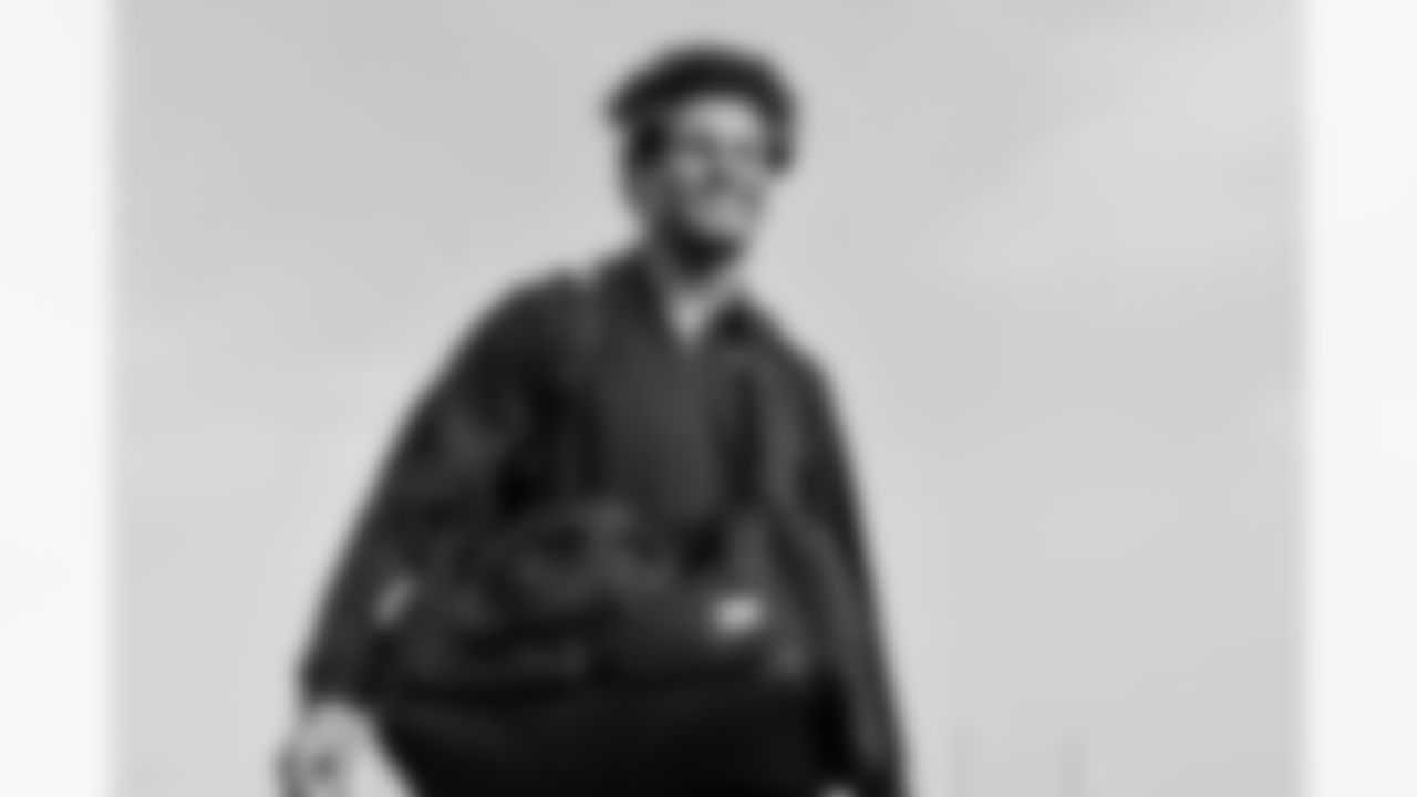 Los Angeles Chargers TE Oronde Gadsden (86) travels to Dallas on Saturday, Dec. 20, 2025 for the Week 16 regular season matchup against the Dallas Cowboys.