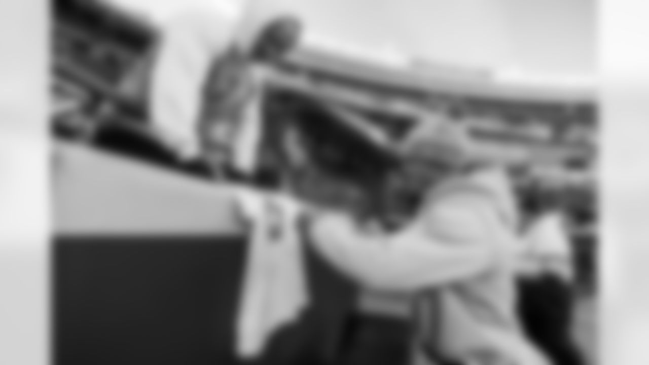 Check out the best shots from the Chargers Week 15 matchup against the Chiefs!