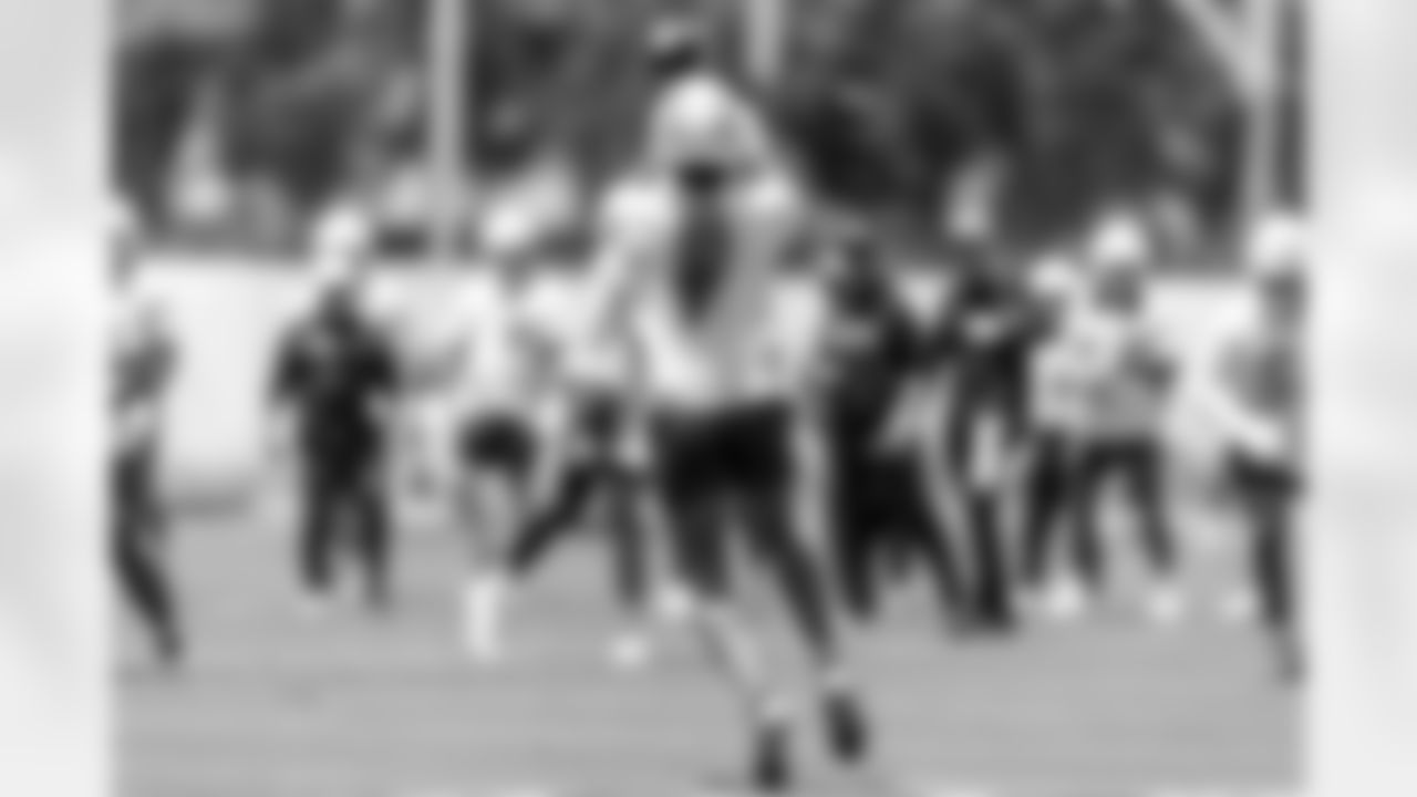 Los Angeles Chargers players participate in Phase 3 of the offseason program on Tuesday, May 27, 2025 at The Bolt in El Segundo, CA.