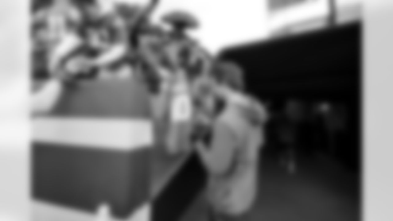 QB Justin Herbert (10)