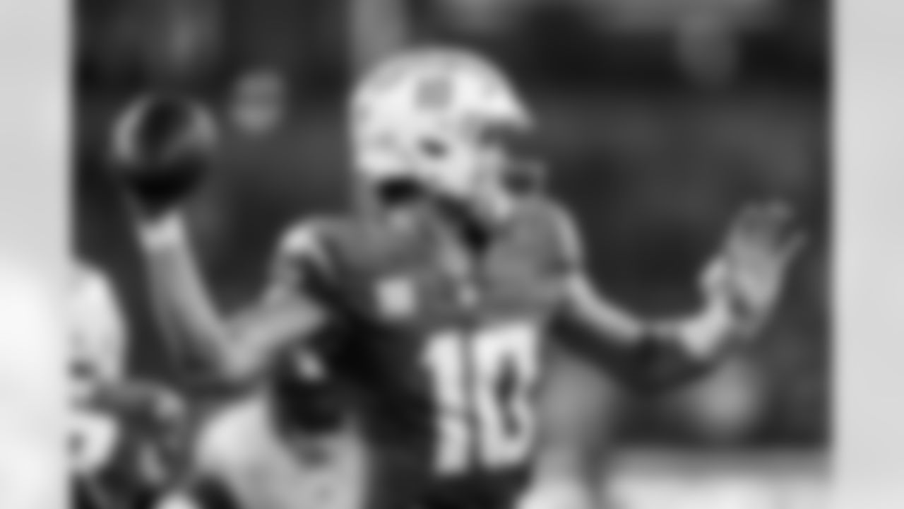 QB Justin Herbert (10)