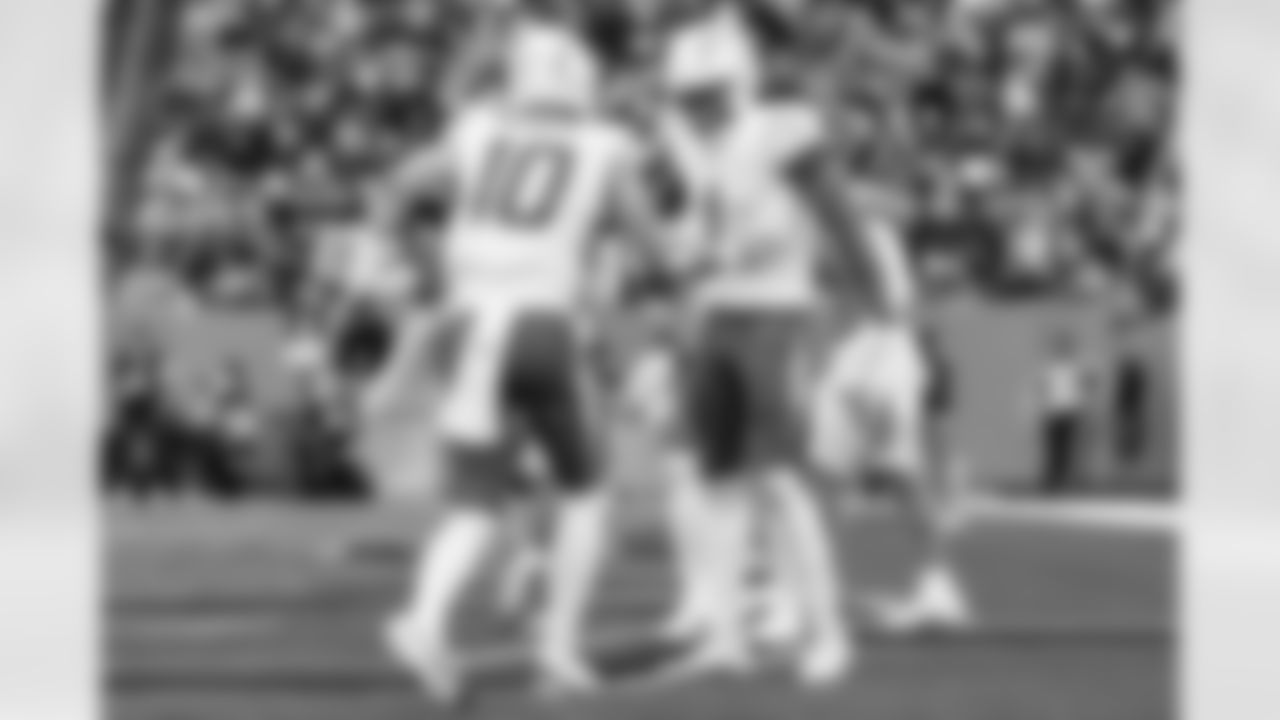 Check out the best shots from the Chargers Week 9 matchup against the Titans!