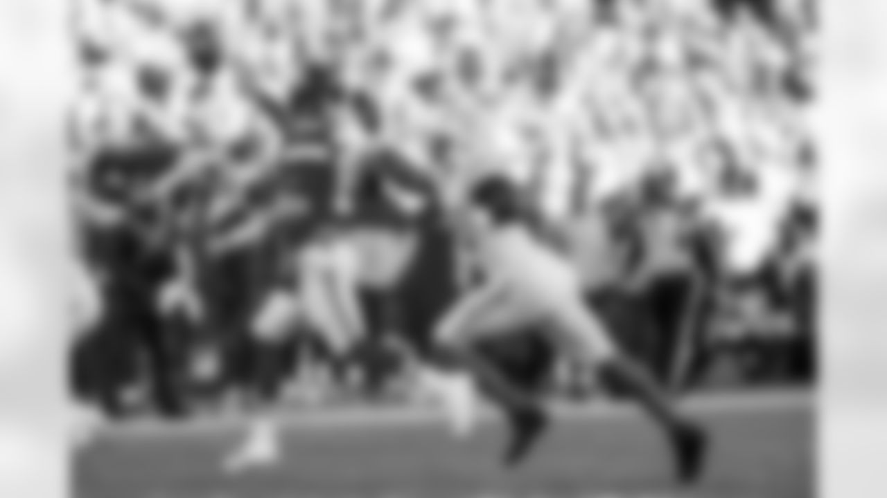 Take a look at the best photos of Chargers 2026 free agent Khalil Mack