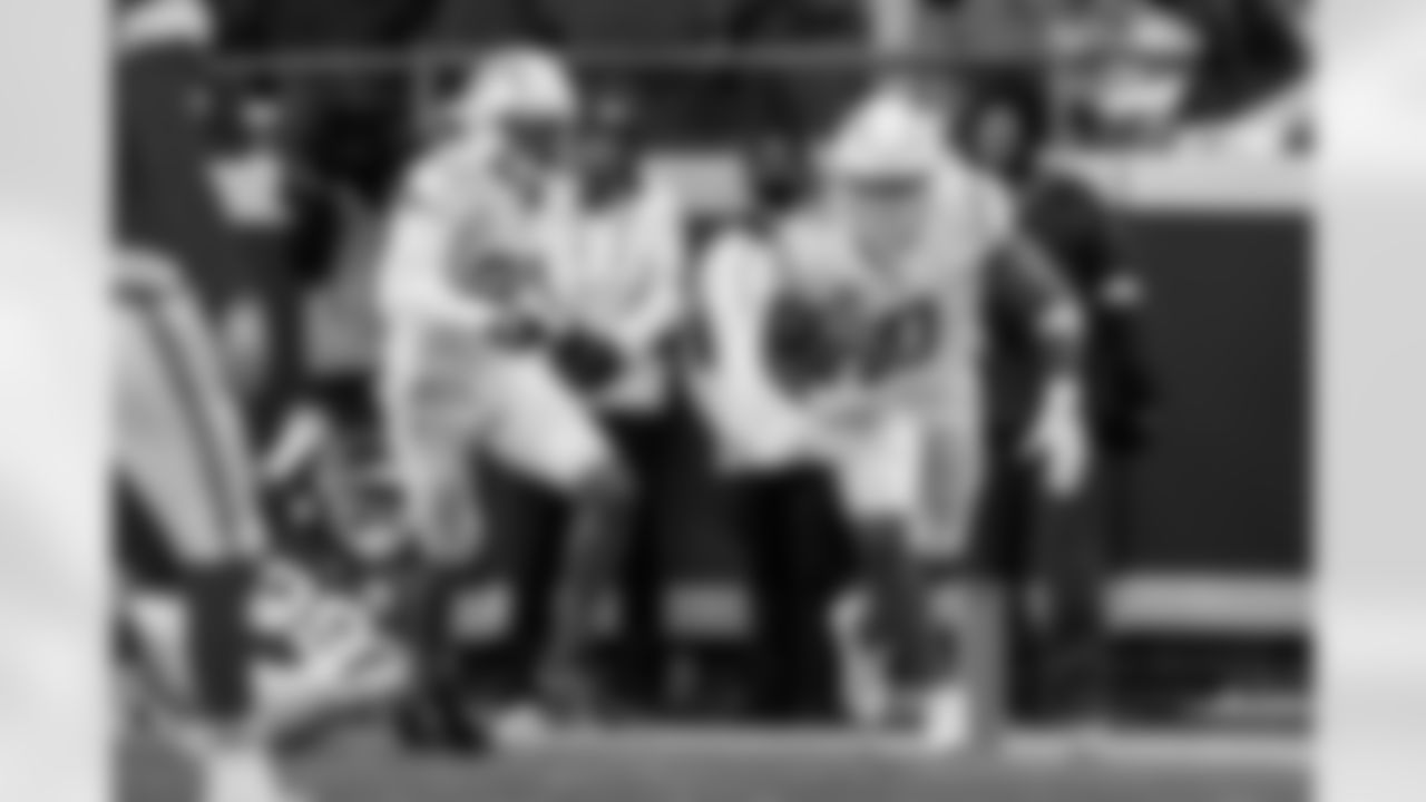 Check out the best shots from the Chargers Week 15 matchup against the Chiefs!