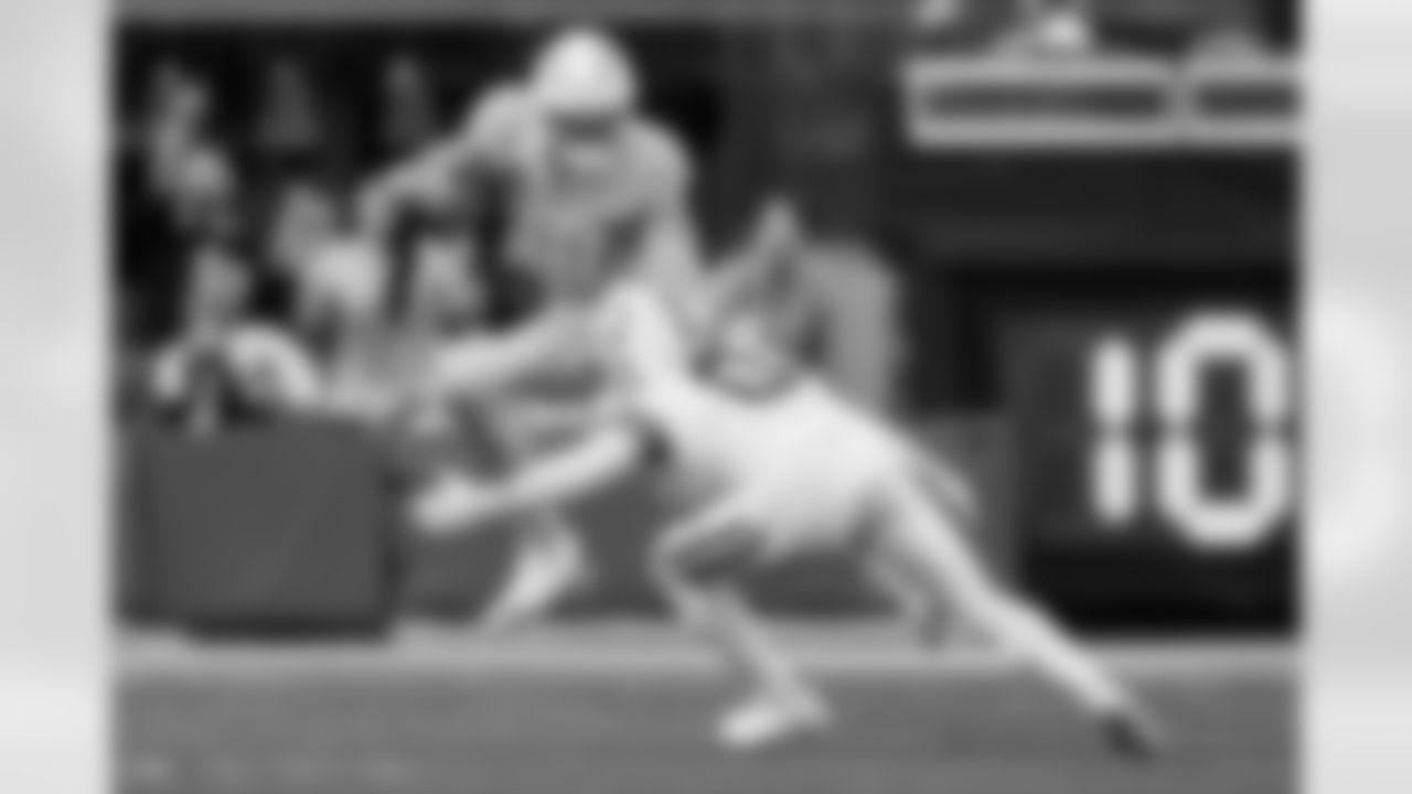 Check out the best shots from the Chargers Week 7 matchup against the Colts!