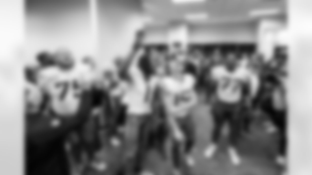 Check out the best shots from the Chargers Week 16 matchup against the Cowboys!