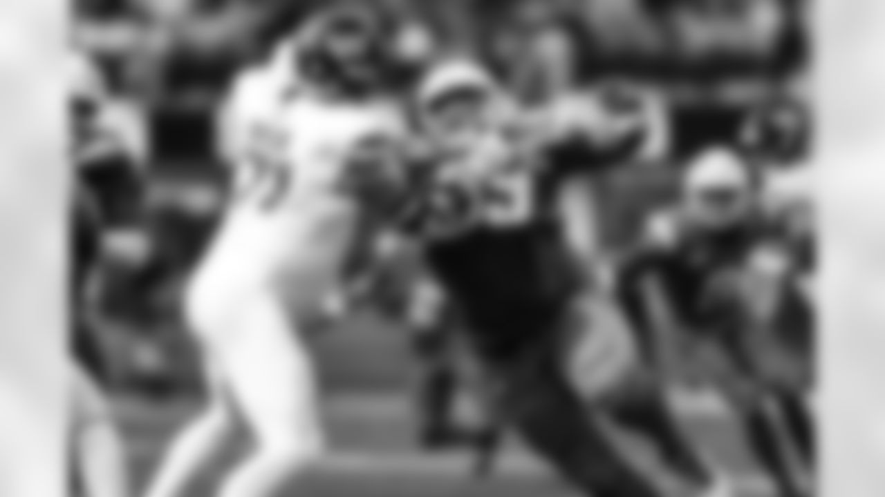 DT Jamaree Caldwell (99)