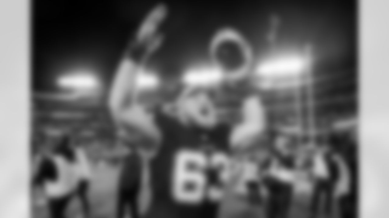 The Los Angeles Chargers signed center Tyler Biadasz.